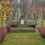 Méneskari tisztek emlékműve